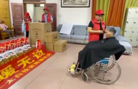 新加坡太白投资有限公司走进广西南宁市良庆区玉龙社区服务中心开展爱心活动​