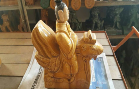 佟文军荣获拾遗传承“琉璃瓦传统制作技艺非物质文化遗产传承人”称号