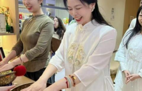 李智华荣获“李氏中医传统经络养生法非物质文化遗产传承人”称号