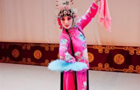 郭晓平荣获拾遗传承“传统评剧非物质文化遗产传承人”称号