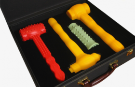 曹合伟荣获拾遗传承“曹合伟经络振击疗法非物质文化遗产传承人”称号