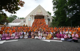 华琪舍利子博物馆见证华盛顿泰国寺住持百岁庆生与供奉一百五十座舍利子塔仪式